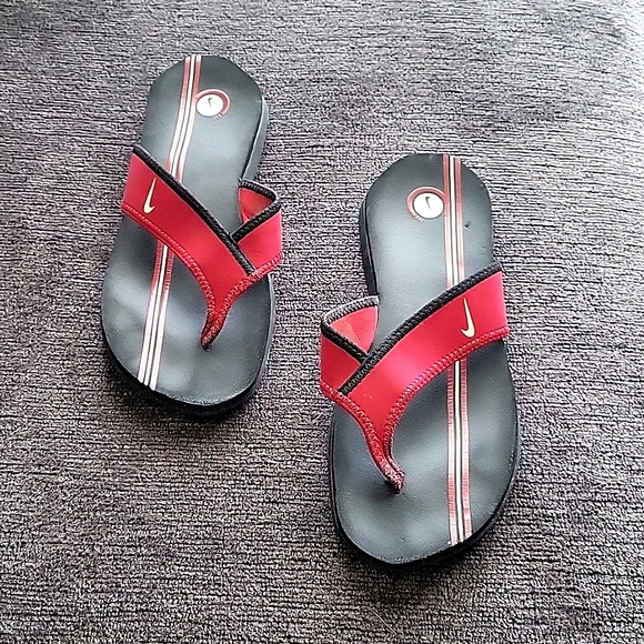 Flip Flops - Picture 1 of 3